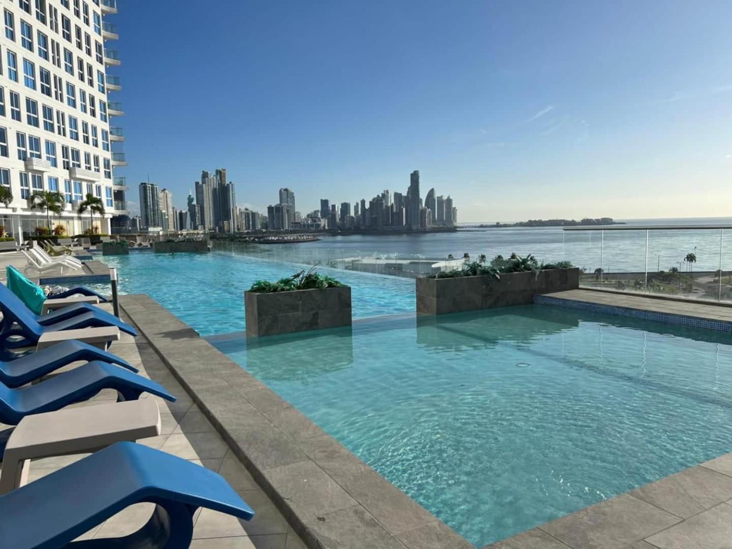 Skyline Seaview Infinity Pool Rooftop Panama City
