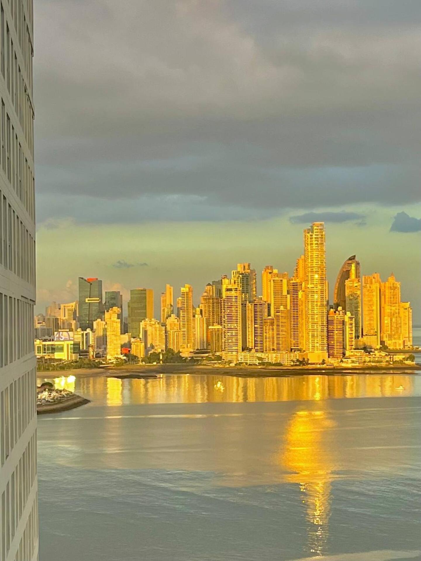 Aparthotel Skyline Seaview Infinity Pool Rooftop