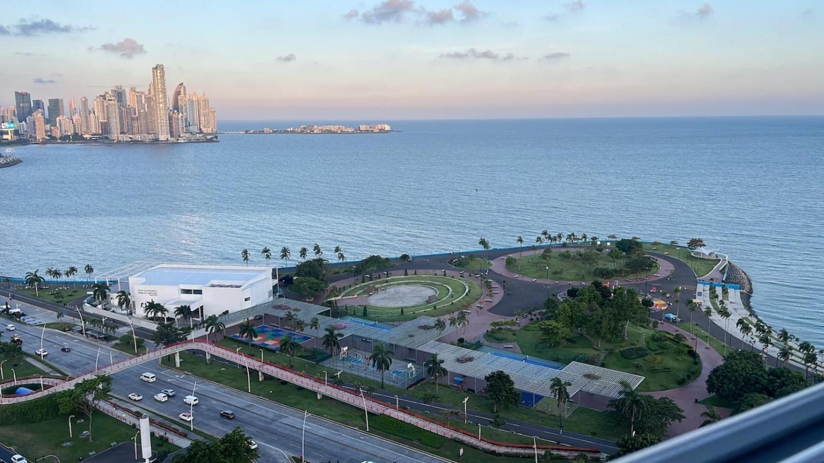 Skyline Seaview Infinity Pool Rooftop Aparthotel