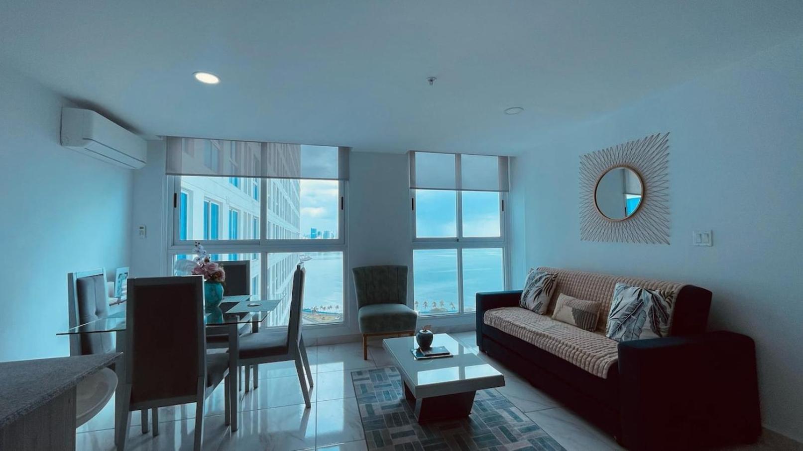 Skyline Seaview Infinity Pool Rooftop Apartahotel *